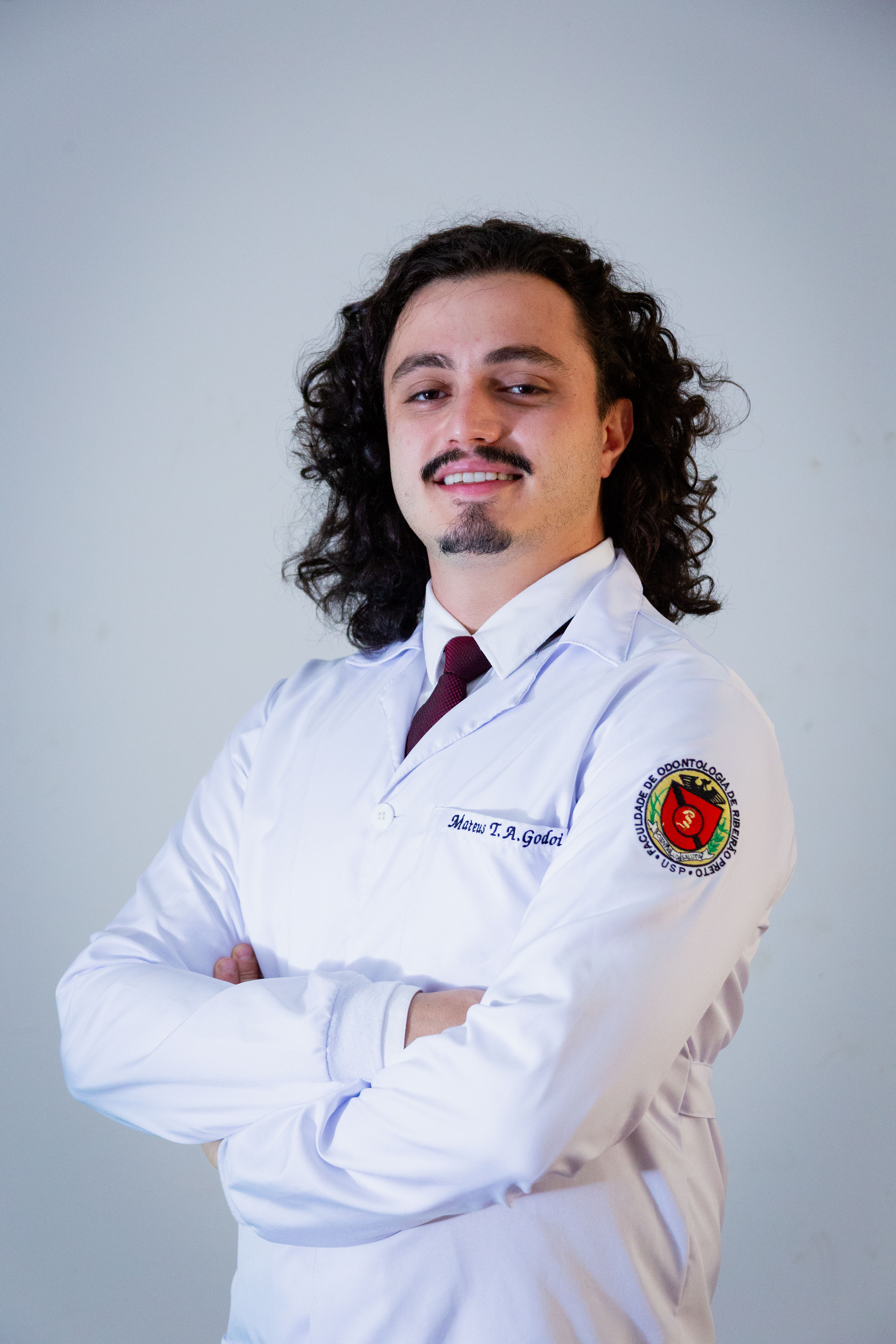 Dr. Mateus Godoi, cirurgião-dentista